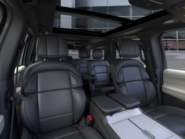 new 2025 Lincoln Navigator car, priced at $98,908
