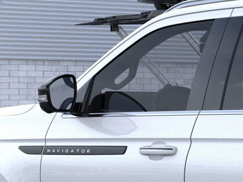 new 2025 Lincoln Navigator car, priced at $123,785