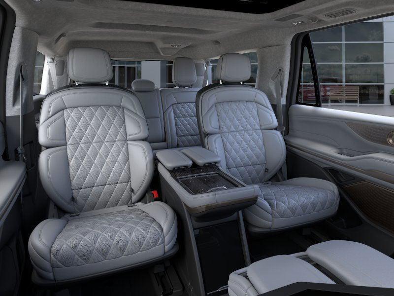 new 2025 Lincoln Navigator car, priced at $127,080