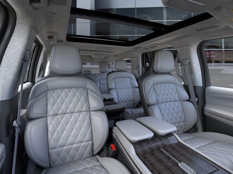 new 2025 Lincoln Navigator car, priced at $127,080