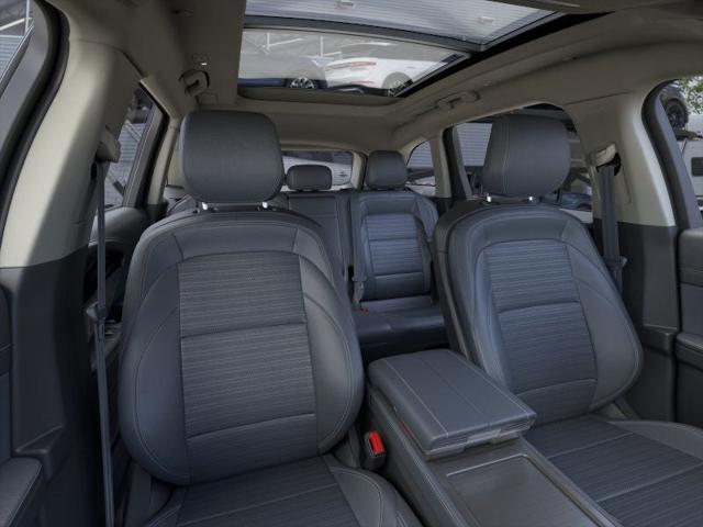 new 2025 Lincoln Nautilus car, priced at $57,571