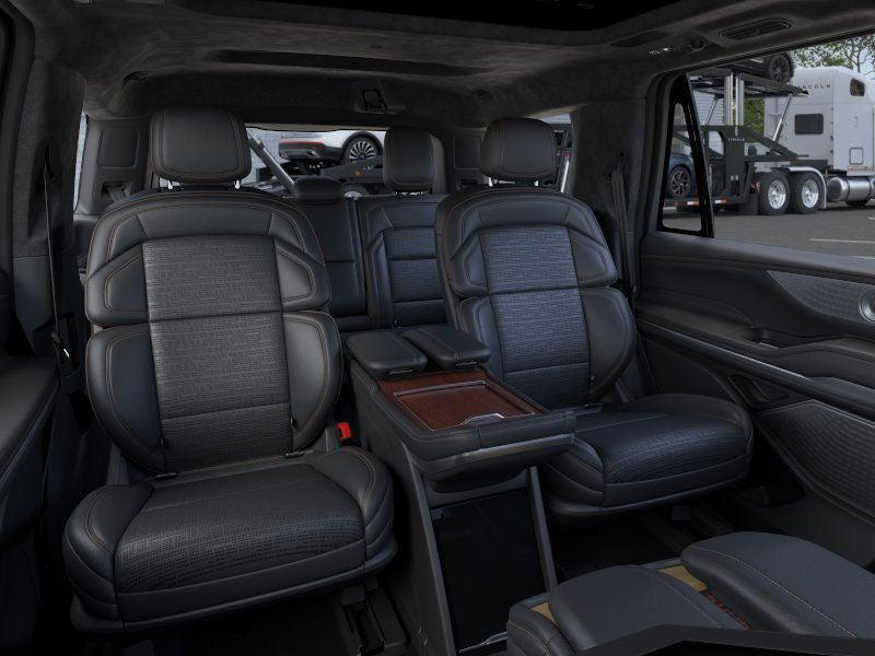 new 2025 Lincoln Navigator car, priced at $122,035