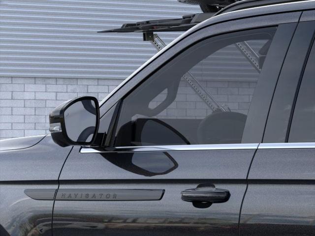 new 2025 Lincoln Navigator car, priced at $99,286