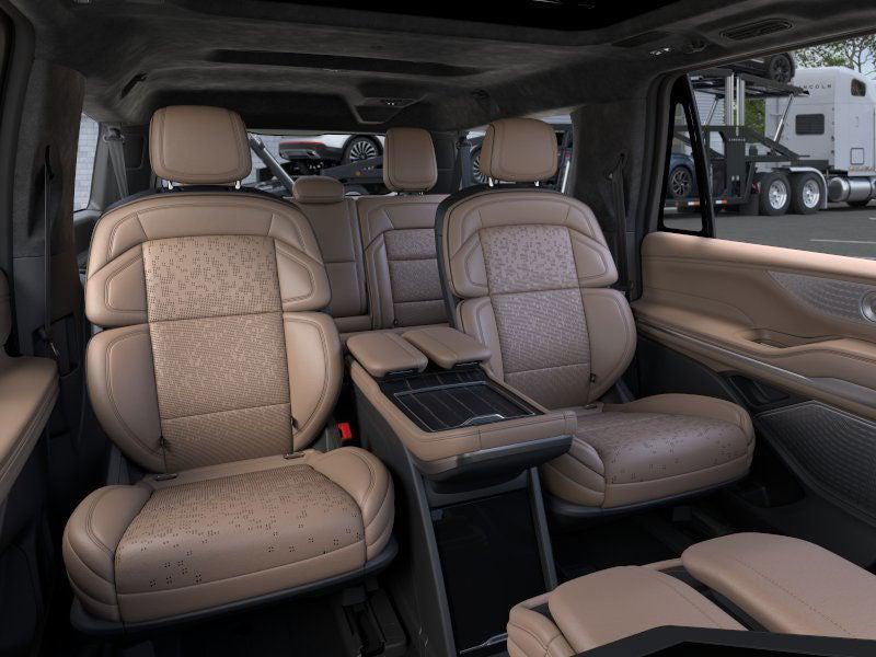 new 2025 Lincoln Navigator car, priced at $124,185