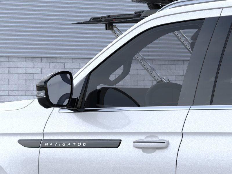 new 2025 Lincoln Navigator car, priced at $124,185