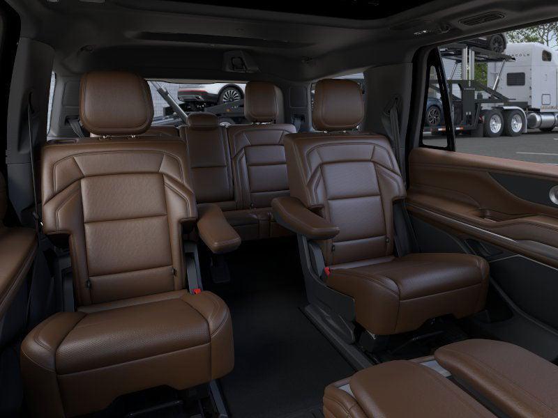 new 2025 Lincoln Navigator car, priced at $103,035