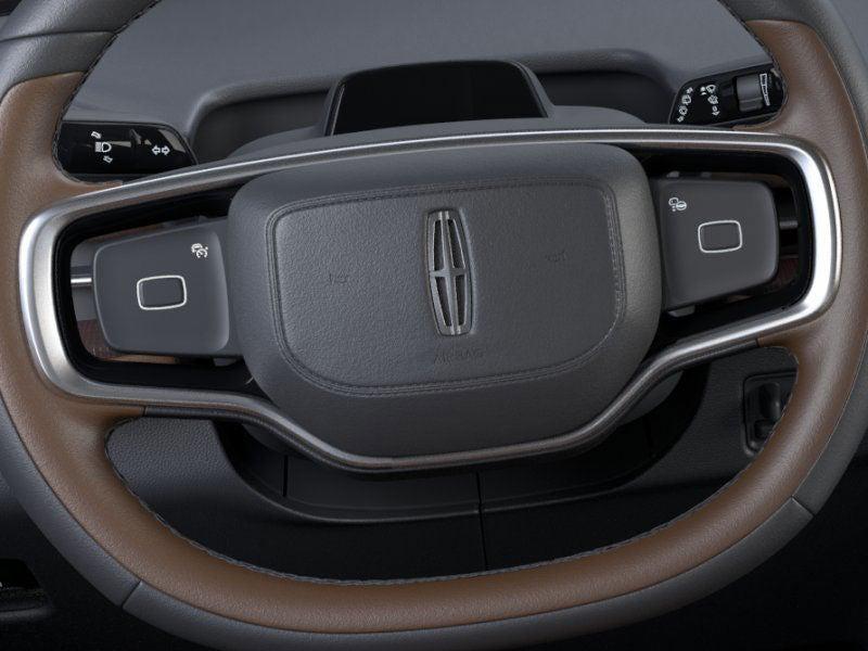new 2025 Lincoln Navigator car, priced at $103,035