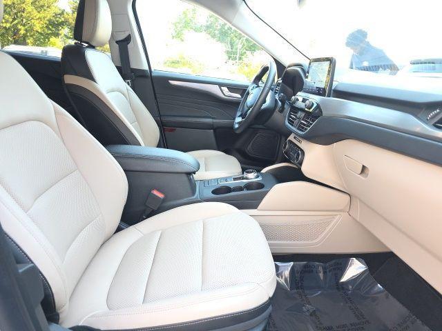 used 2022 Ford Escape car, priced at $25,592