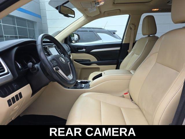 used 2015 Toyota Highlander car, priced at $20,214