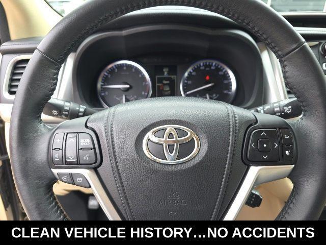 used 2015 Toyota Highlander car, priced at $20,214