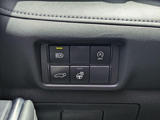 used 2023 Toyota Highlander car, priced at $37,137