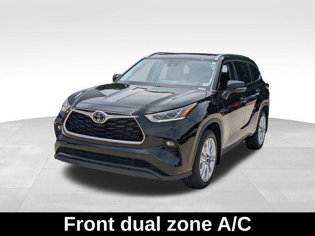 used 2023 Toyota Highlander car, priced at $37,137