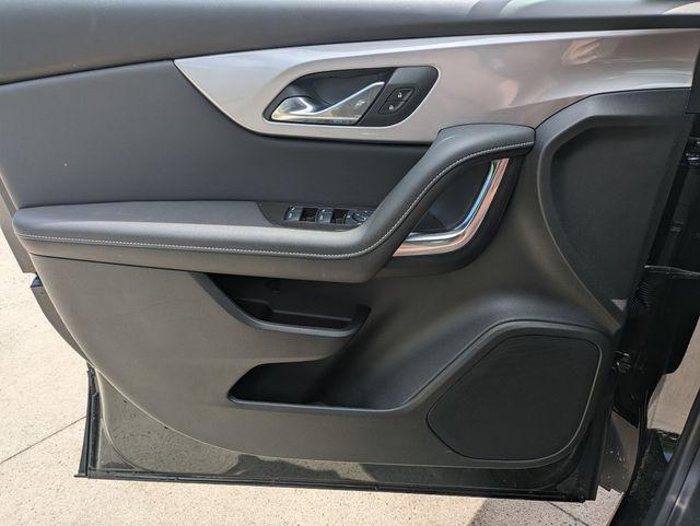 new 2025 Chevrolet Blazer car, priced at $33,065