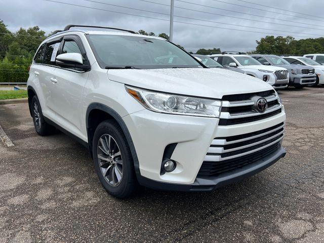 used 2019 Toyota Highlander car, priced at $24,399