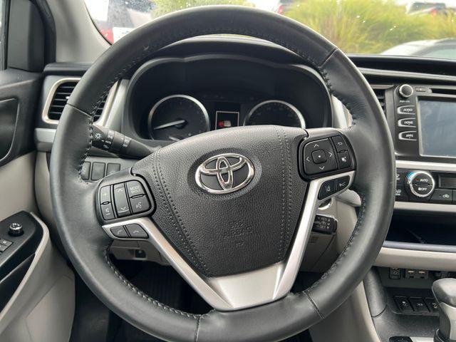 used 2019 Toyota Highlander car, priced at $24,399