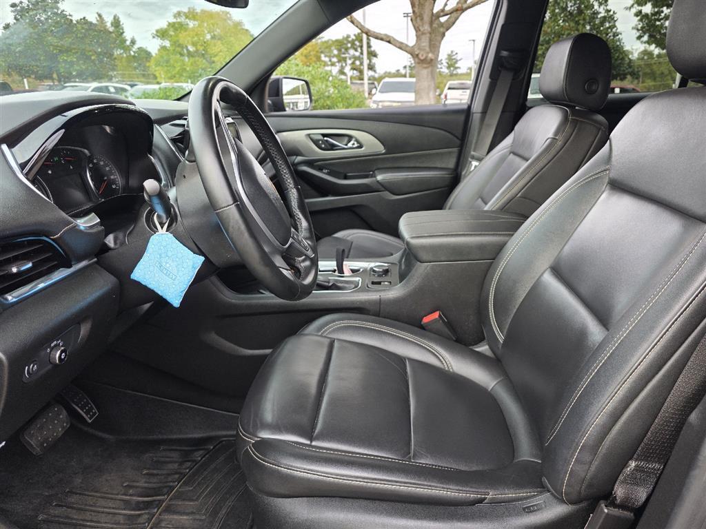 used 2023 Chevrolet Traverse car, priced at $27,995