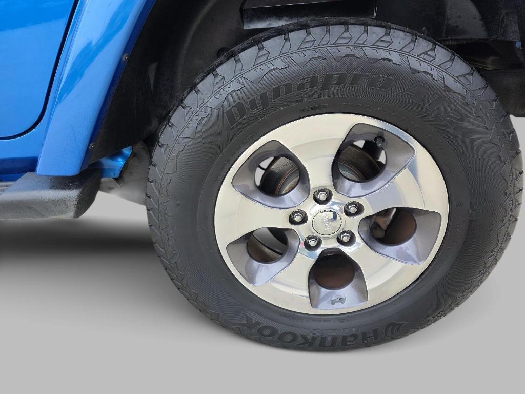 used 2015 Jeep Wrangler Unlimited car, priced at $17,400