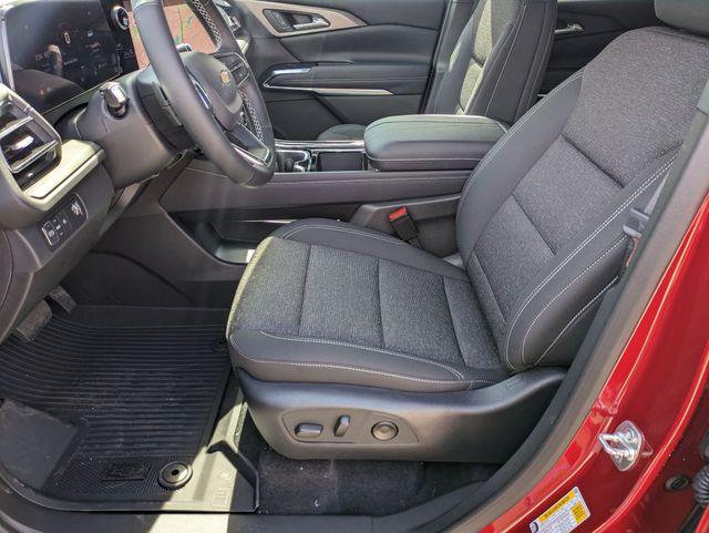 new 2025 Chevrolet Traverse car, priced at $43,090