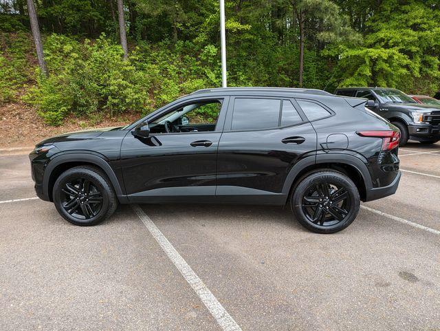 new 2025 Chevrolet Trax car, priced at $27,485