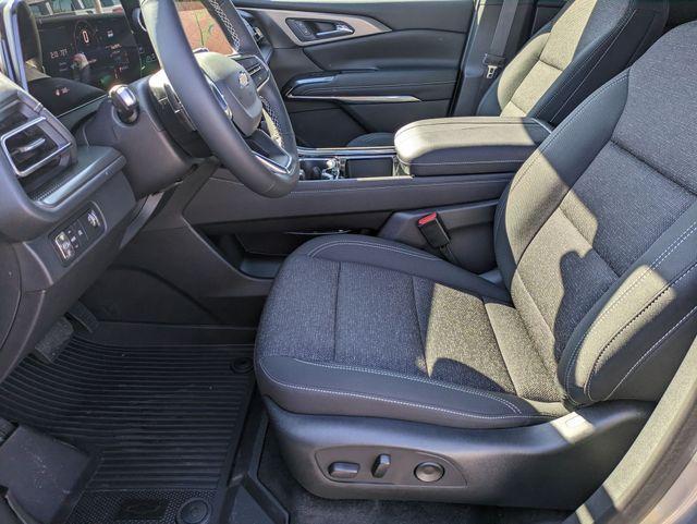 new 2025 Chevrolet Traverse car, priced at $42,670