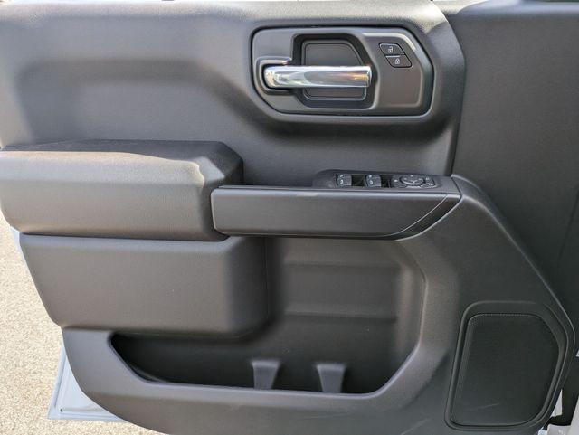 new 2025 Chevrolet Silverado 1500 car, priced at $40,100