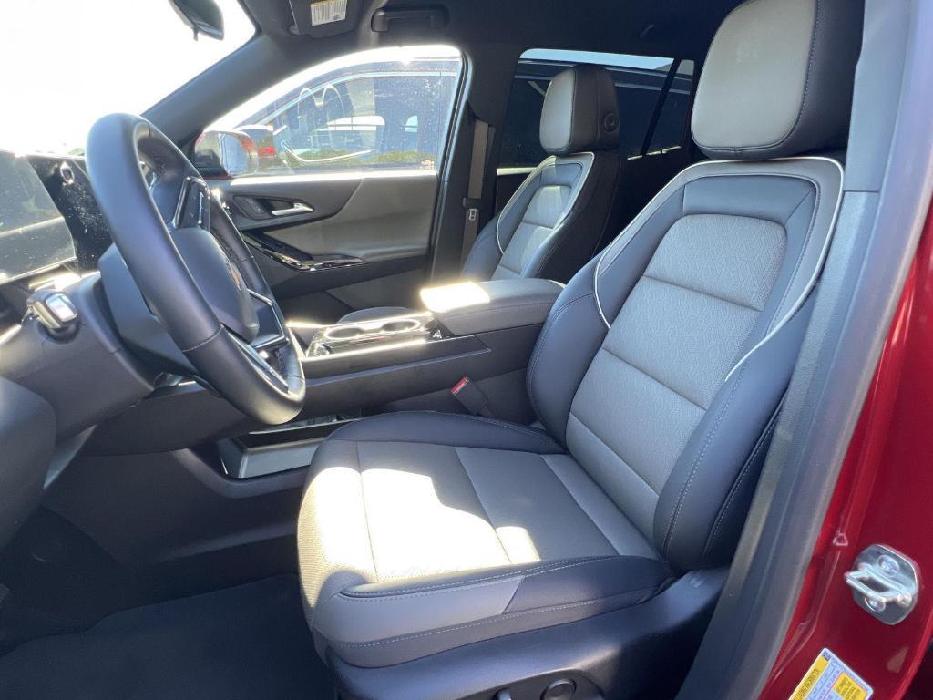 used 2025 Chevrolet Equinox car, priced at $25,994