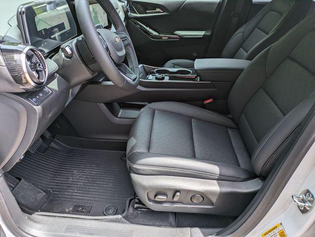 new 2026 Chevrolet Equinox car, priced at $32,990