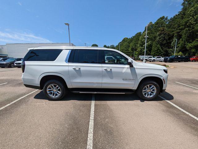 new 2025 Chevrolet Suburban car, priced at $72,595