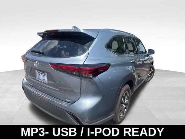 used 2021 Toyota Highlander car, priced at $33,407