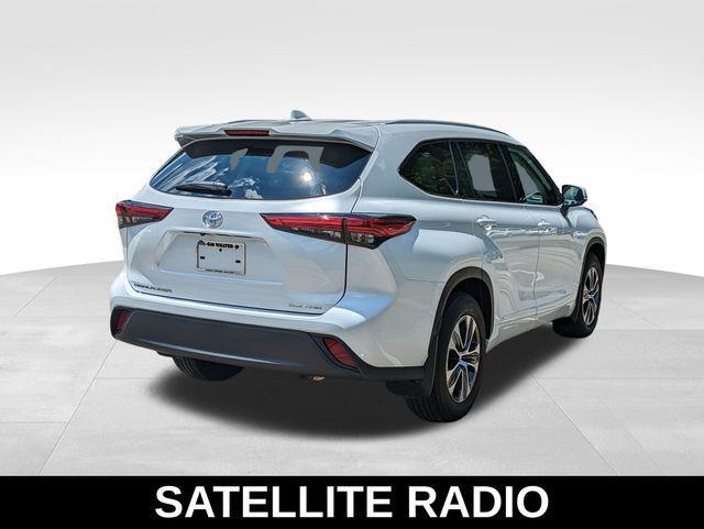 used 2022 Toyota Highlander car, priced at $37,999