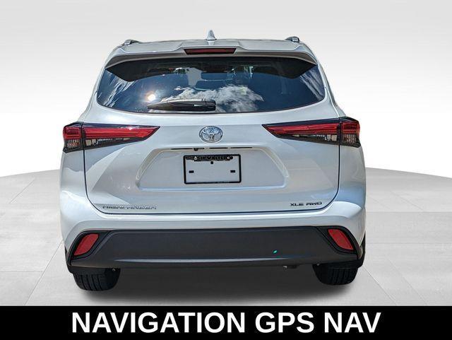 used 2022 Toyota Highlander car, priced at $37,999