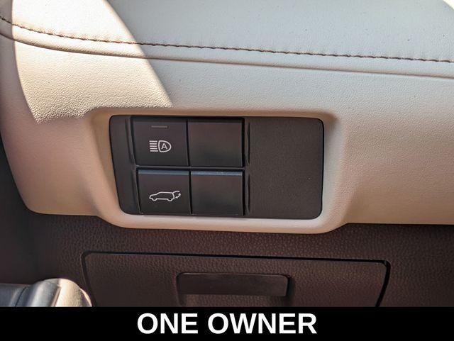 used 2022 Toyota Highlander car, priced at $37,999