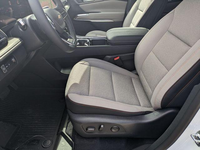 new 2025 Chevrolet Traverse car, priced at $42,595