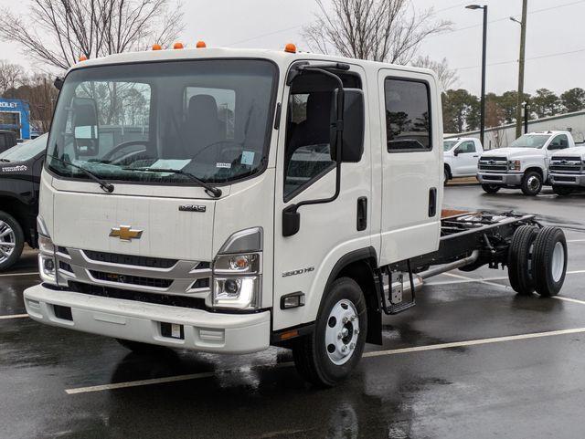 new 2025 Chevrolet Express 3500 car, priced at $70,425