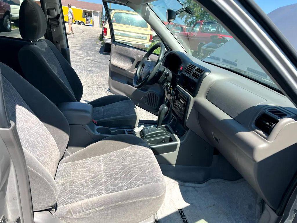 used 2004 Isuzu Rodeo car, priced at $5,995