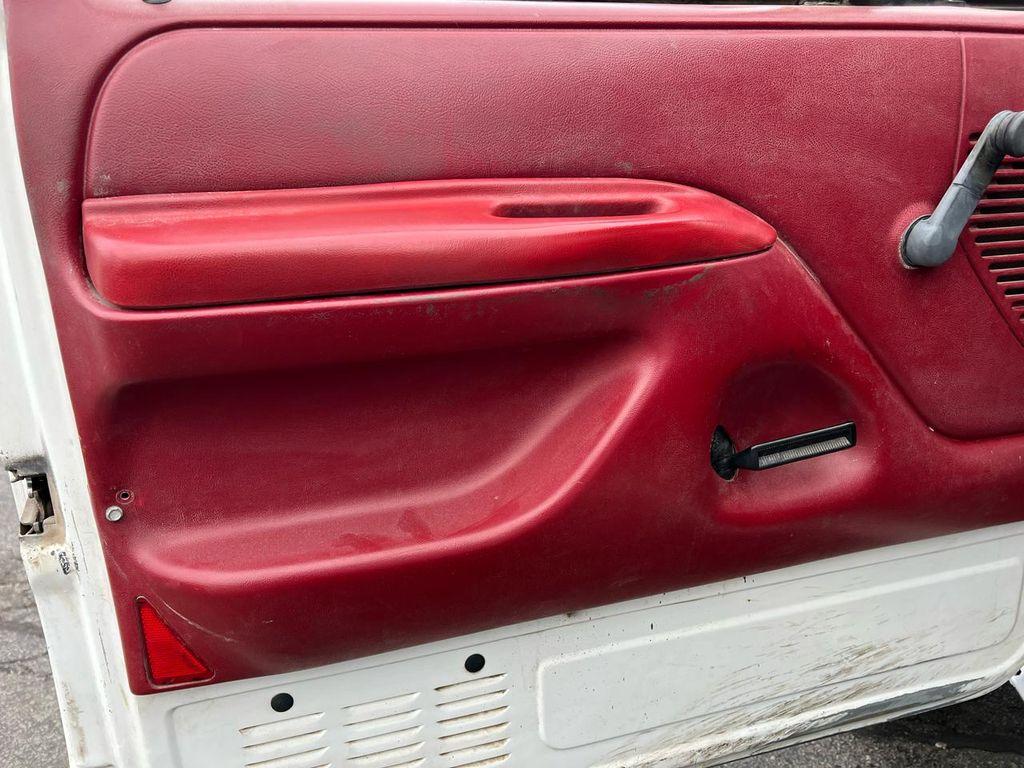 used 1992 Ford F-150 car, priced at $8,995