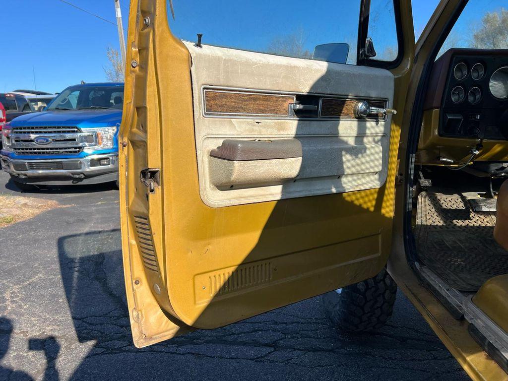 used 1976 Chevrolet Suburban car, priced at $19,995