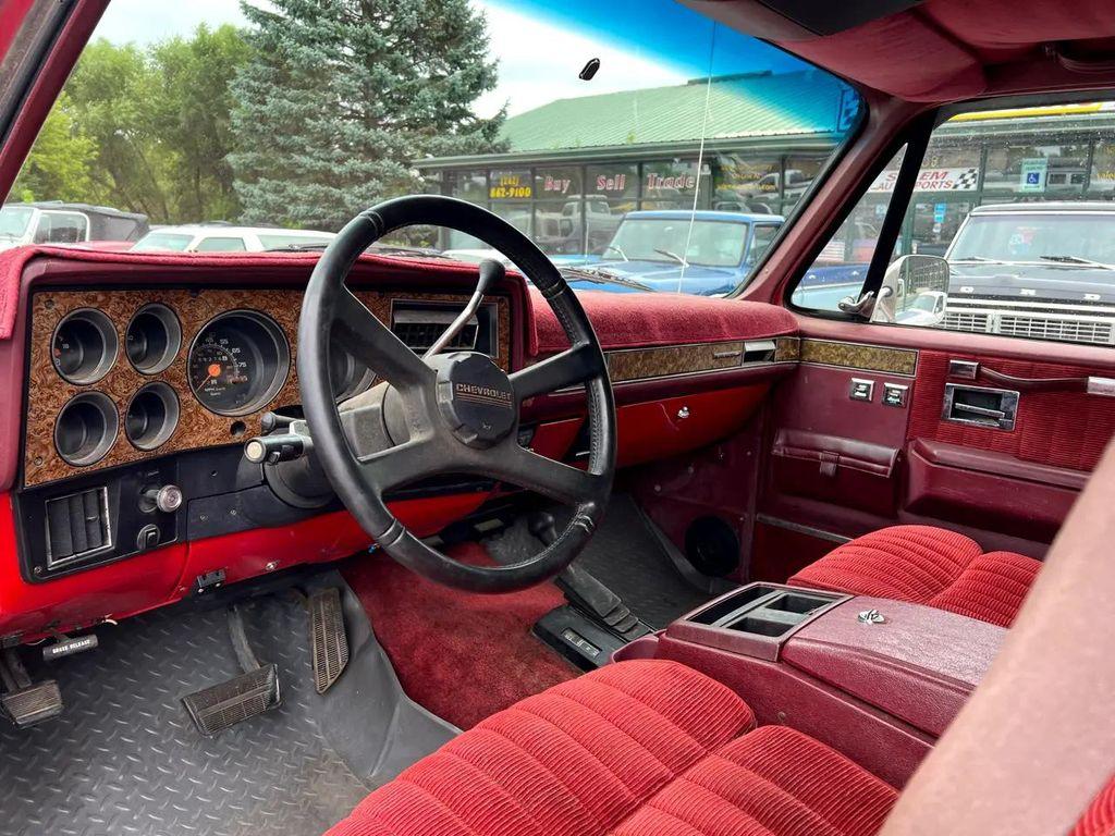 used 1990 Chevrolet Suburban car, priced at $12,995