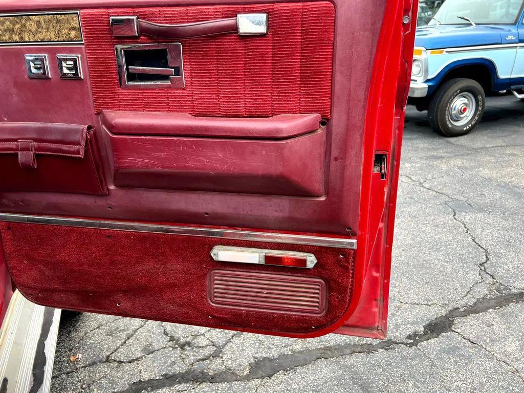 used 1990 Chevrolet Suburban car, priced at $12,995