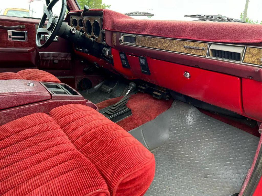 used 1990 Chevrolet Suburban car, priced at $12,995