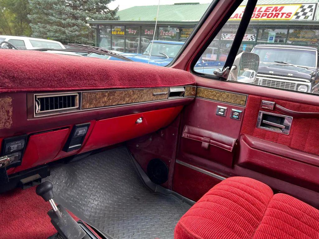 used 1990 Chevrolet Suburban car, priced at $12,995