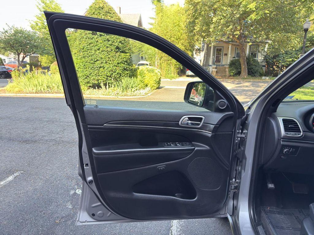 used 2019 Jeep Grand Cherokee car, priced at $18,995