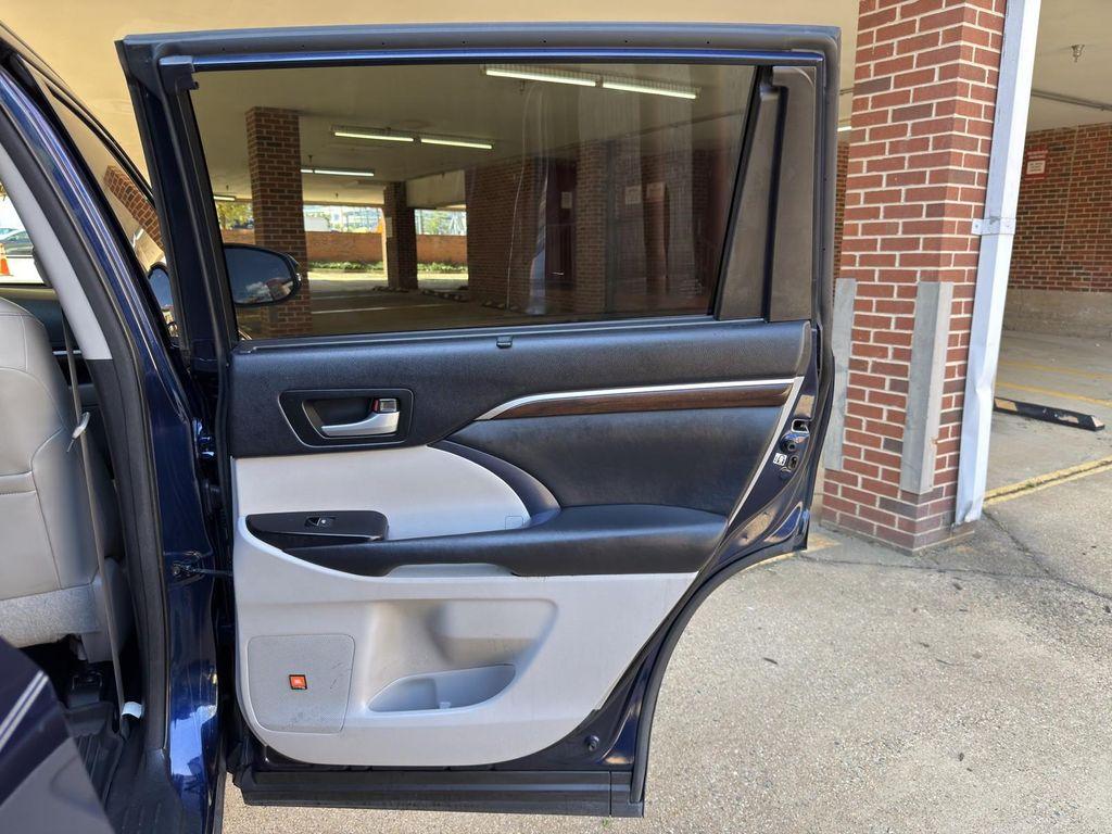 used 2015 Toyota Highlander car, priced at $14,795