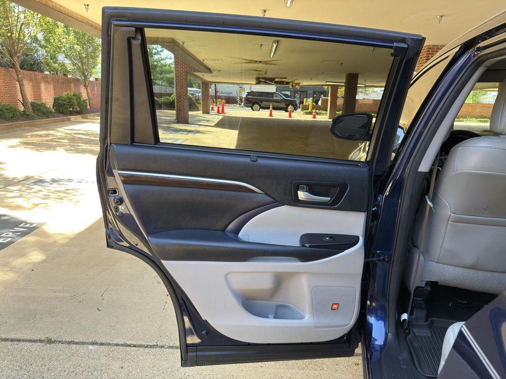 used 2015 Toyota Highlander car, priced at $14,795