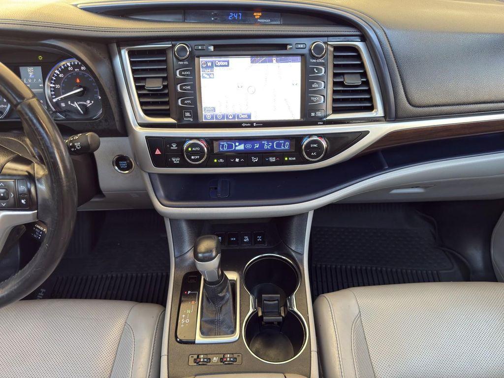 used 2015 Toyota Highlander car, priced at $14,795