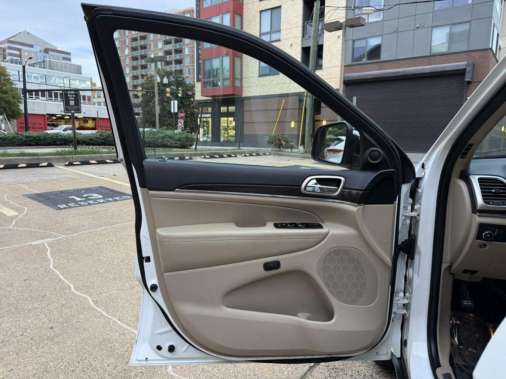 used 2014 Jeep Grand Cherokee car, priced at $11,995