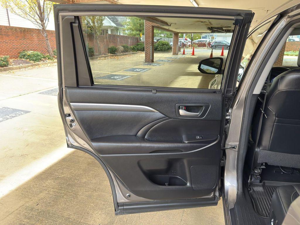 used 2018 Toyota Highlander car, priced at $16,995