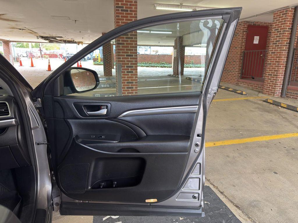 used 2018 Toyota Highlander car, priced at $16,995