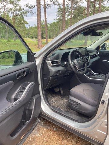 used 2023 Toyota Highlander car, priced at $39,990