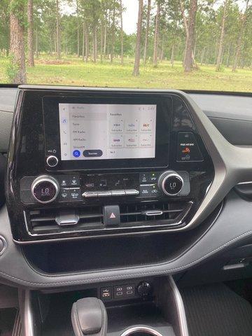 used 2023 Toyota Highlander car, priced at $39,990